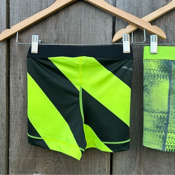 NIKE PRO Shorts Womens Sz Small Compression Training 3.0"  Neon NWOT Spandex - Picture 3 of 15